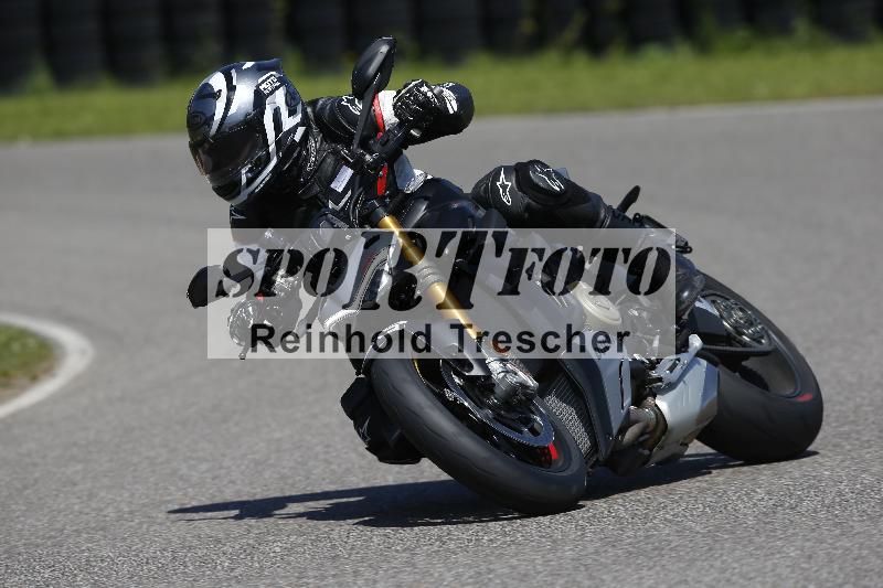 /Archiv-2024/29 12.06.2024 MOTO.CH Track Day ADR/Gruppe rot/26